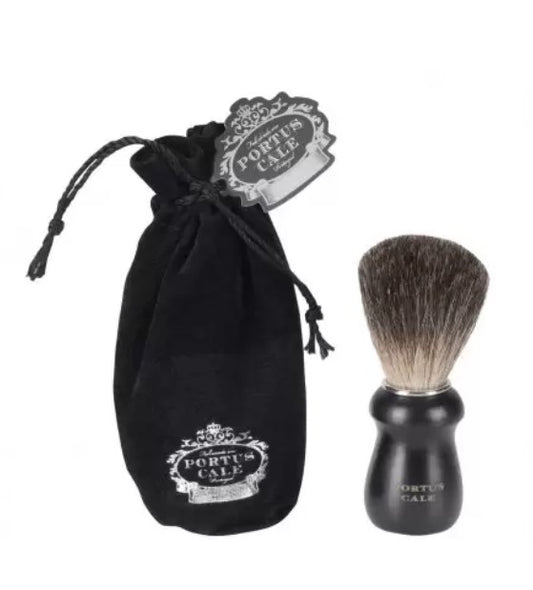 Portus Cale Black Edition Shaving Brush musta partasuti mäyränkarvaa samettipussissa