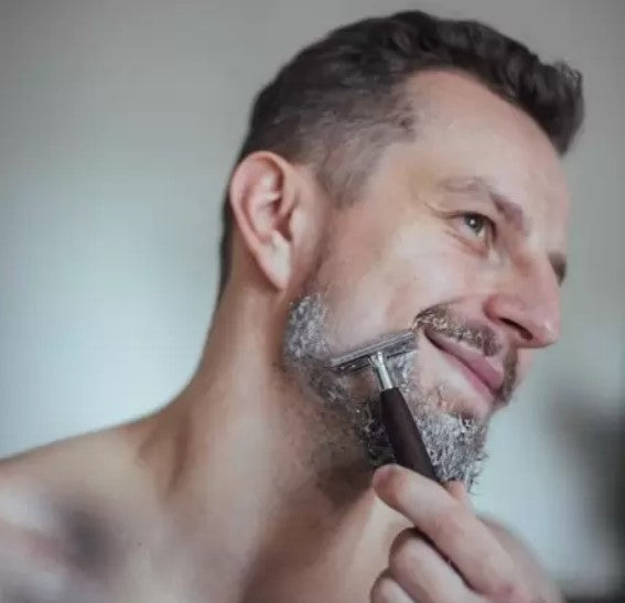Zew for men shaving soap with charcoal parranajosaippua parranajo