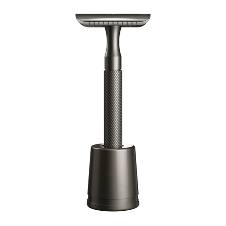 The Beard Struggle Seax Double Edge Razor with Stand Partahöylä telineellä