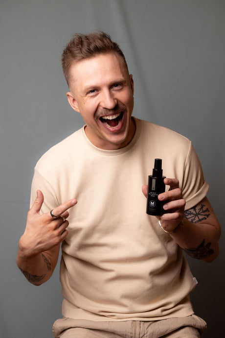 M Room No Pale kevyt itseruskettava